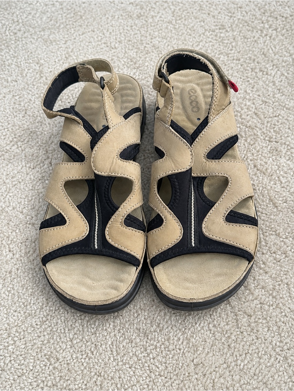 ECCO Beige Black Leather Sport Walking Woman’s 9 - 9 1/2 Sandals Size 40